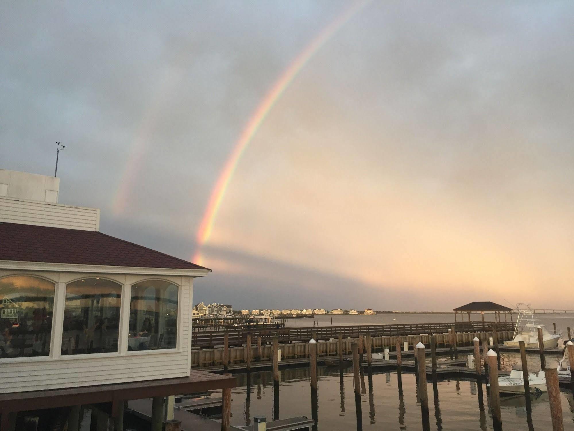Tavern On The Bay Hotel - Frank Sinatra Suite Somers Point Extérieur photo